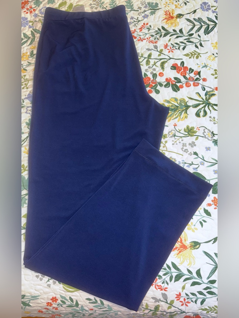Susan Graver navy blue liquid knit straight-leg pants Size Large metal detail